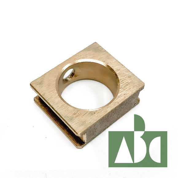 105164000 SQUARE SLEEVE