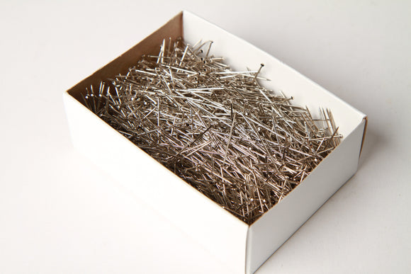 Box of straight pins size 17